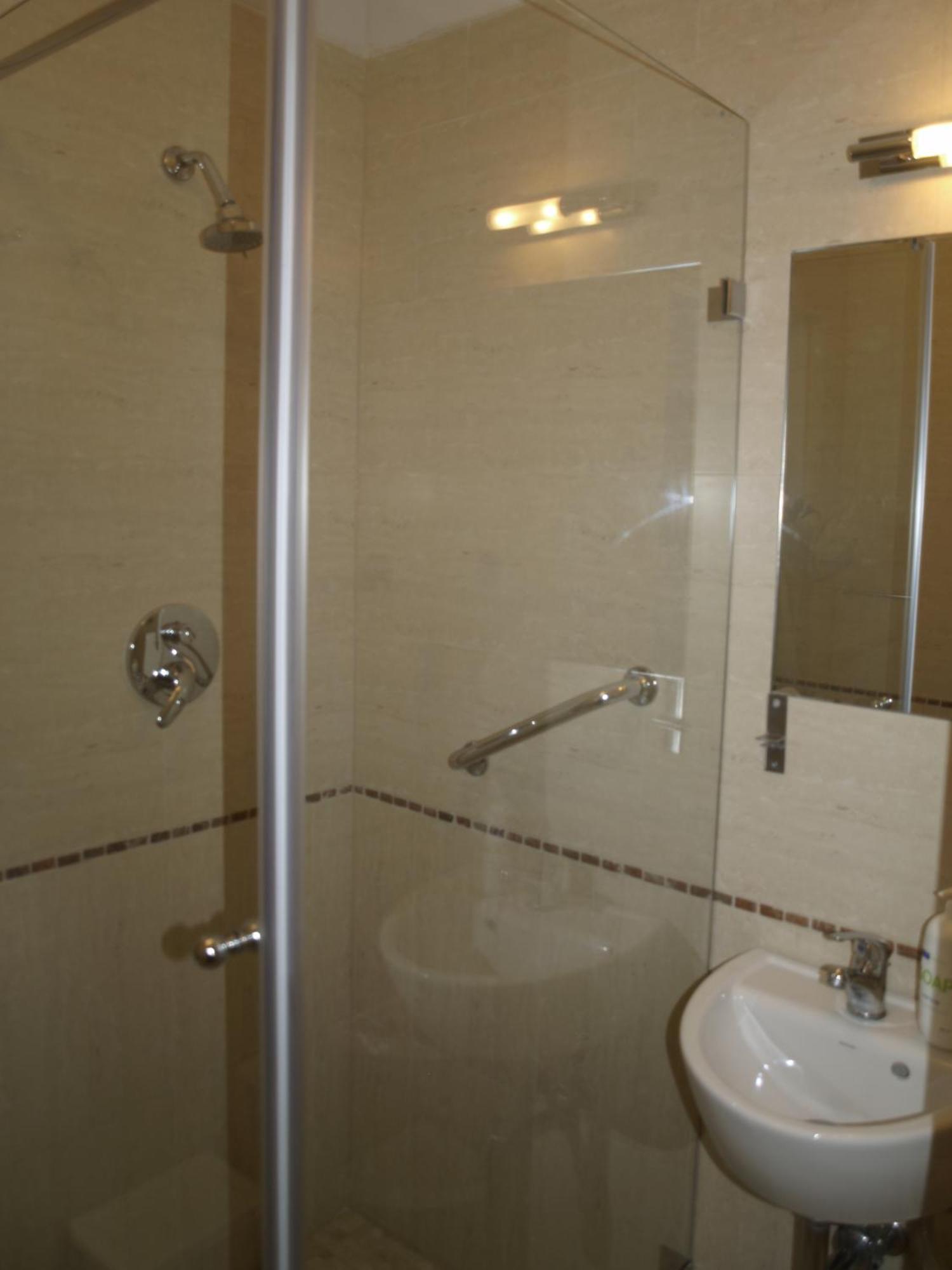 Krzysin Hotel Podkowa Leśna Szoba fotó