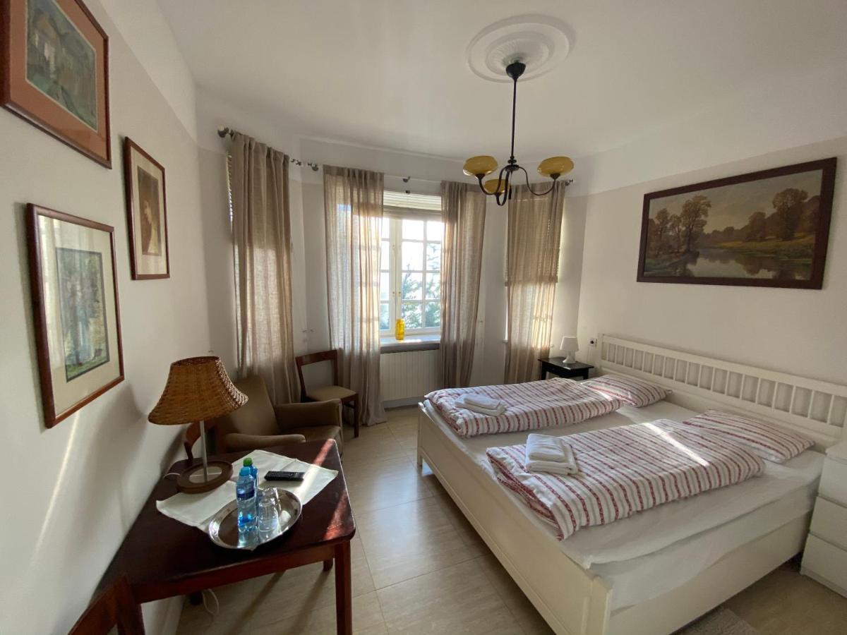 Krzysin Hotel Podkowa Leśna Kültér fotó