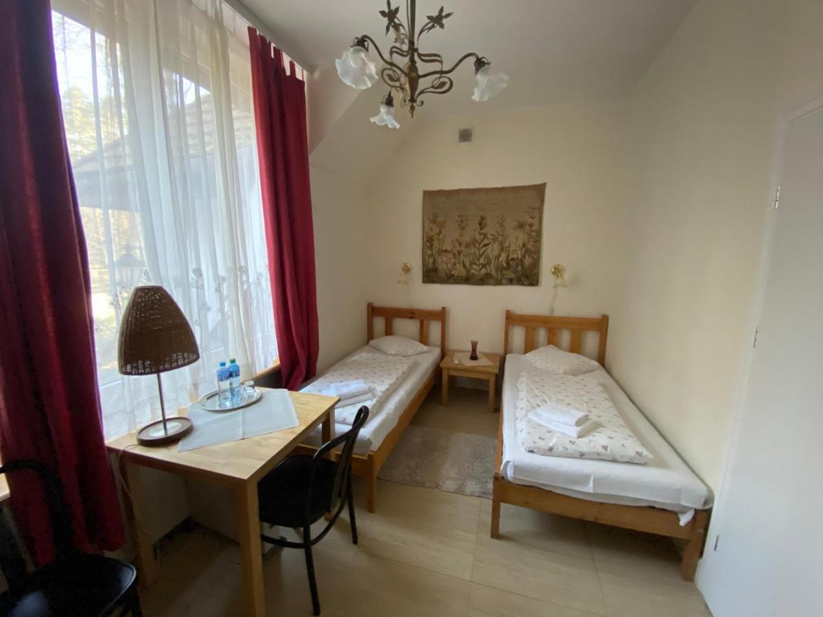 Krzysin Hotel Podkowa Leśna Kültér fotó